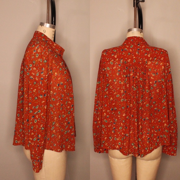 Flower Button Up - Picture 3 of 3